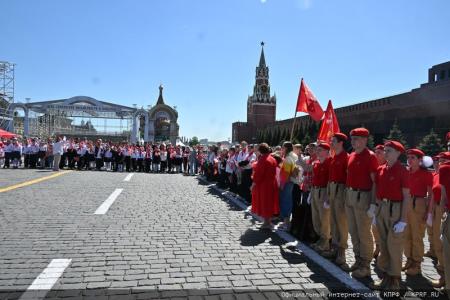 У красного галстука – цвет Победы!