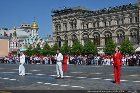 У красного галстука – цвет Победы!