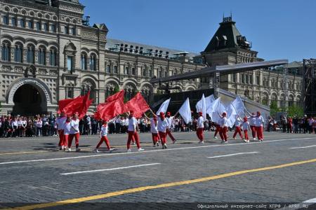 У красного галстука – цвет Победы!