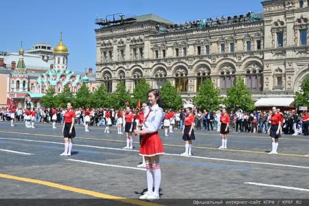 У красного галстука – цвет Победы!