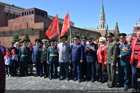 У красного галстука – цвет Победы!