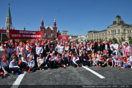 У красного галстука – цвет Победы!