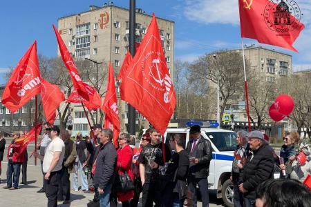Красный Первомай в Благовещенске: сотни жителей амурской столицы вышли на митинг по призыву КПРФ