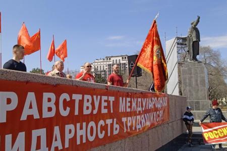 Красный Первомай в Благовещенске: сотни жителей амурской столицы вышли на митинг по призыву КПРФ