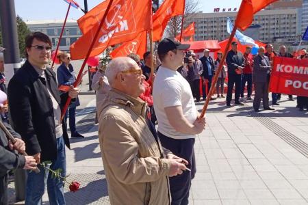 Красный Первомай в Благовещенске: сотни жителей амурской столицы вышли на митинг по призыву КПРФ