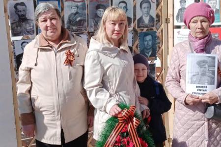 Забайкальские коммунисты украсили торжественные митинги копиями Знамени Победы 9 Мая