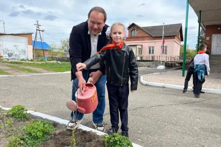 Омская область. В Таре появилась пионерская аллея
