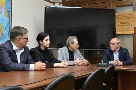 Патриот, доброволец Владимир Горбунов награжден медалью ЦК КПРФ «100 лет СССР» за  поддержку действующей армии и вклад в Победу