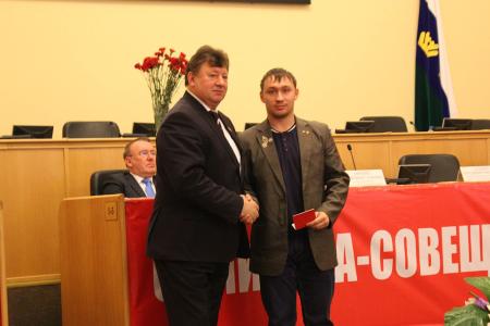 Тюменская область. Коммунист Владимир Булашов награжден Орденом Мужества посмертно
