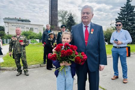 Компартии, входящие в СКП-КПСС, достойно отметили День Победы