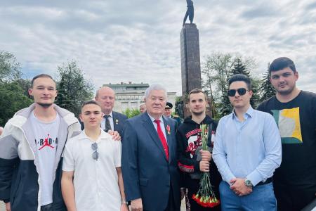 Компартии, входящие в СКП-КПСС, достойно отметили День Победы