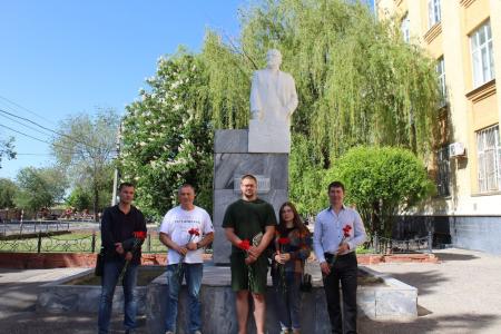 Сталинградские коммунисты отметили День солидарности трудящихся на улицах города вместе с избирателями