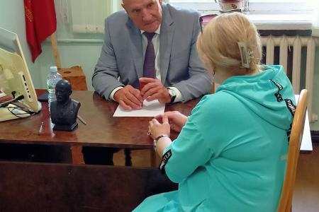Волгоградская область. Единый день депутатского приема провели парламентарии КПРФ