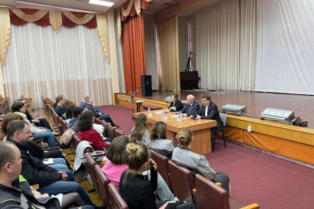 Свердловская область. Депутаты-коммунисты призвали молодых кировоградцев активнее влиять на политические процессы в обществе