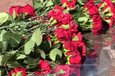 В преддверии Дня Победы саратовские коммунисты приняли участие в памятном мероприятии на Воскресенском мемориальном кладбище в Саратове