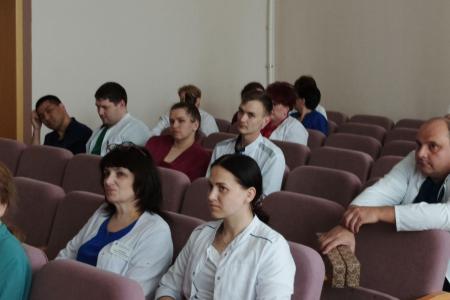 Руководитель фракции КПРФ в Мособлдуме Александр Наумов передал каширским медикам новое оборудование