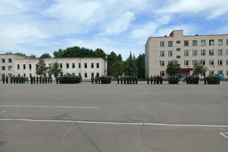 Руководитель фракции КПРФ в Мособлдуме Александр Наумов поздравил воинов-связистов с Днем части