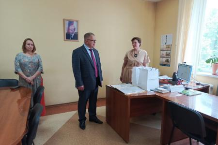 Московская область. Депутат КПРФ Александр Наумов поздравил с праздником социальных работников в городском округе Домодедово