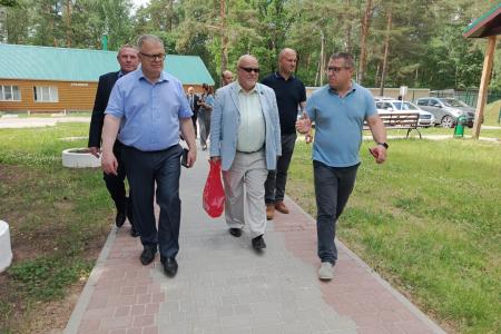 Руководитель фракции КПРФ в Модсоблдуме Александр Наумов встретился с семьями из Белгородской области