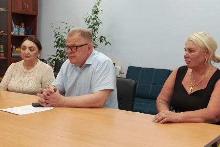 Руководитель фракции КПРФ в Мособлдуме Александр Наумов встретился с психологами-добровольцами из Домодедова