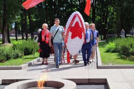 Новгородские коммунисты отметили День памяти и скорби