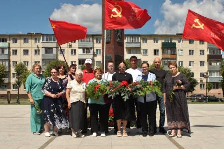 Коммунисты Московской области почтили память о погибших воинах в День памяти и скорби