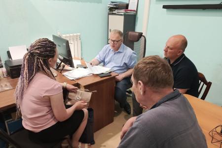 Руководитель фракции КПРФ в Мособлдуме Александр Наумов провел прием граждан в Озёрах