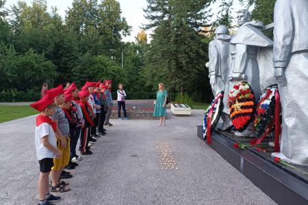 Коммунисты Московской области почтили память о погибших воинах в День памяти и скорби