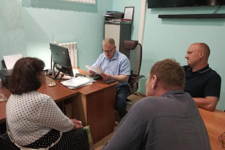 Руководитель фракции КПРФ в Мособлдуме Александр Наумов провел прием граждан в Озёрах