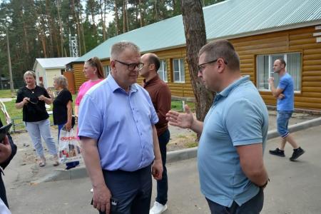 Руководитель фракции КПРФ в Модсоблдуме Александр Наумов встретился с семьями из Белгородской области