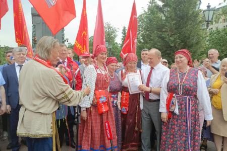 Нижегородские активисты движения «Русский Лад» встретили юбилей Пушкина в Москве