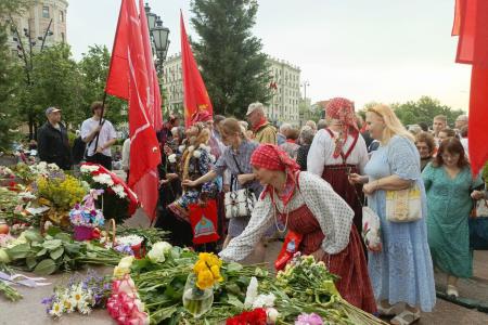 Нижегородские активисты движения «Русский Лад» встретили юбилей Пушкина в Москве