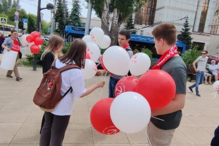 Саратов. Только при социализме у детей может быть счастливое детство!