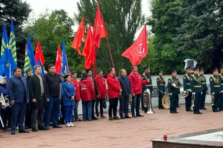 Саратовские коммунисты отметили День памяти и скорби