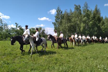 Московские коммунисты посетили реконструкцию сражения русских и французов 1812 года