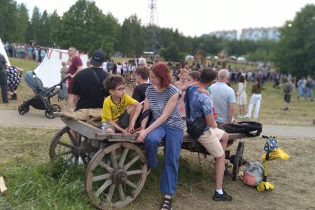 Московские коммунисты посетили реконструкцию сражения русских и французов 1812 года