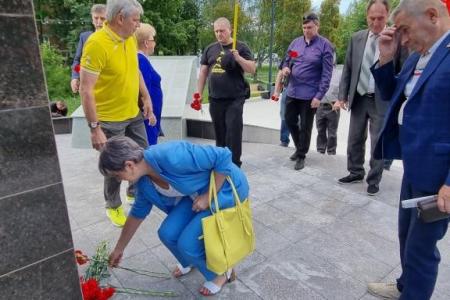 Николай Васильев принял участие в возложении цветов в День памяти и скорби