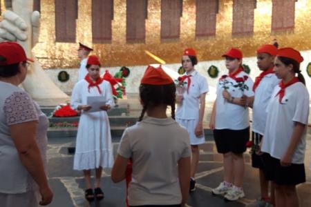 Волгоградские пионеры встречают гостей