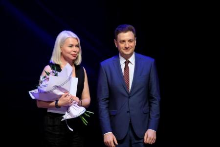 Депутат Госдумы Георгий Камнев поздравил сотрудников Пензенского онкологического диспансера с 80-летием онкологической службы