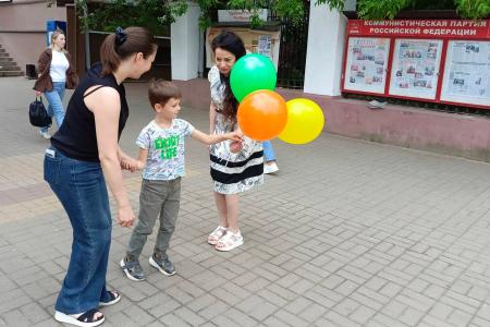 Калуга. Должны смеяться дети и в мирном мире жить!