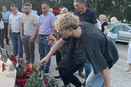 Краснодар. Коммунисты почтили память жертв терактов в Севастополе и Дагестане