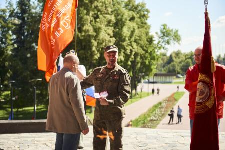 Коммунисты Нижнего Новгорода почтили память Героев у Вечного огня в парке боевой и трудовой славы горьковских автозаводцев