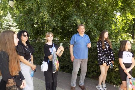 Воронеж по приглашению депутата Госдумы Сергея Гаврилова и Воронежского обкома КПРФ посетили дети из ЛНР