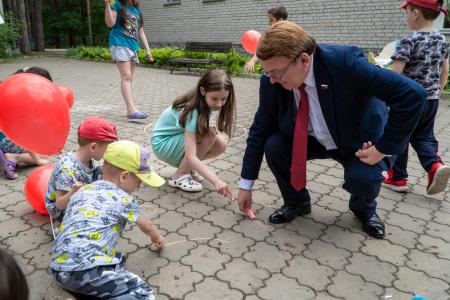 Курская область. Н.Н. Иванов поздравил детей-беженцев из ДНР и ЛНР с Международным днём защиты детей