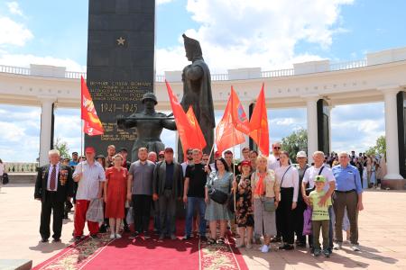 Коммунисты и комсомольцы Мордовии почтили память павших в годы Великой Отечественной войны