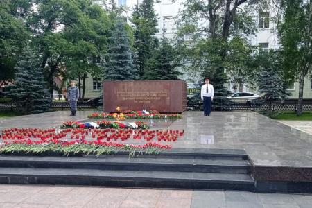 Вологодские коммунисты возложили цветы к Вечному огню
