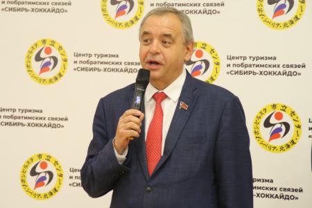 Юные новосибирцы сражаются за благосклонность «Шахматной королевы»