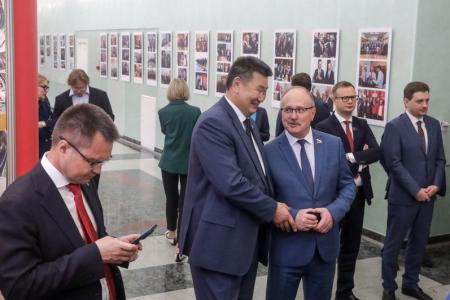 В Госдуме открылась выставка, посвященная юбилею лидера КПРФ