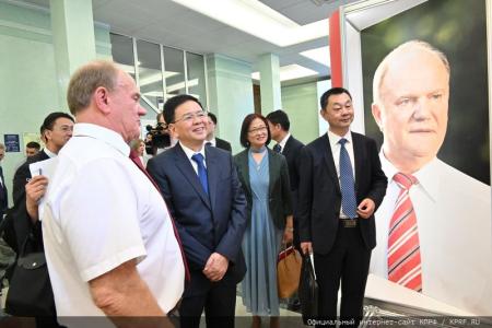 Г.А. Зюганов принял делегацию Компартии Китая во главе с  заместителем заведующего Организационным отделом ЦК КПК Хуан Цзяньфа