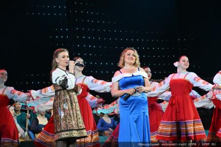 При поддержке КПРФ в Государственном Кремлевском Дворце состоялся Фестиваль всероссийского оркестра национальных инструментов народов России